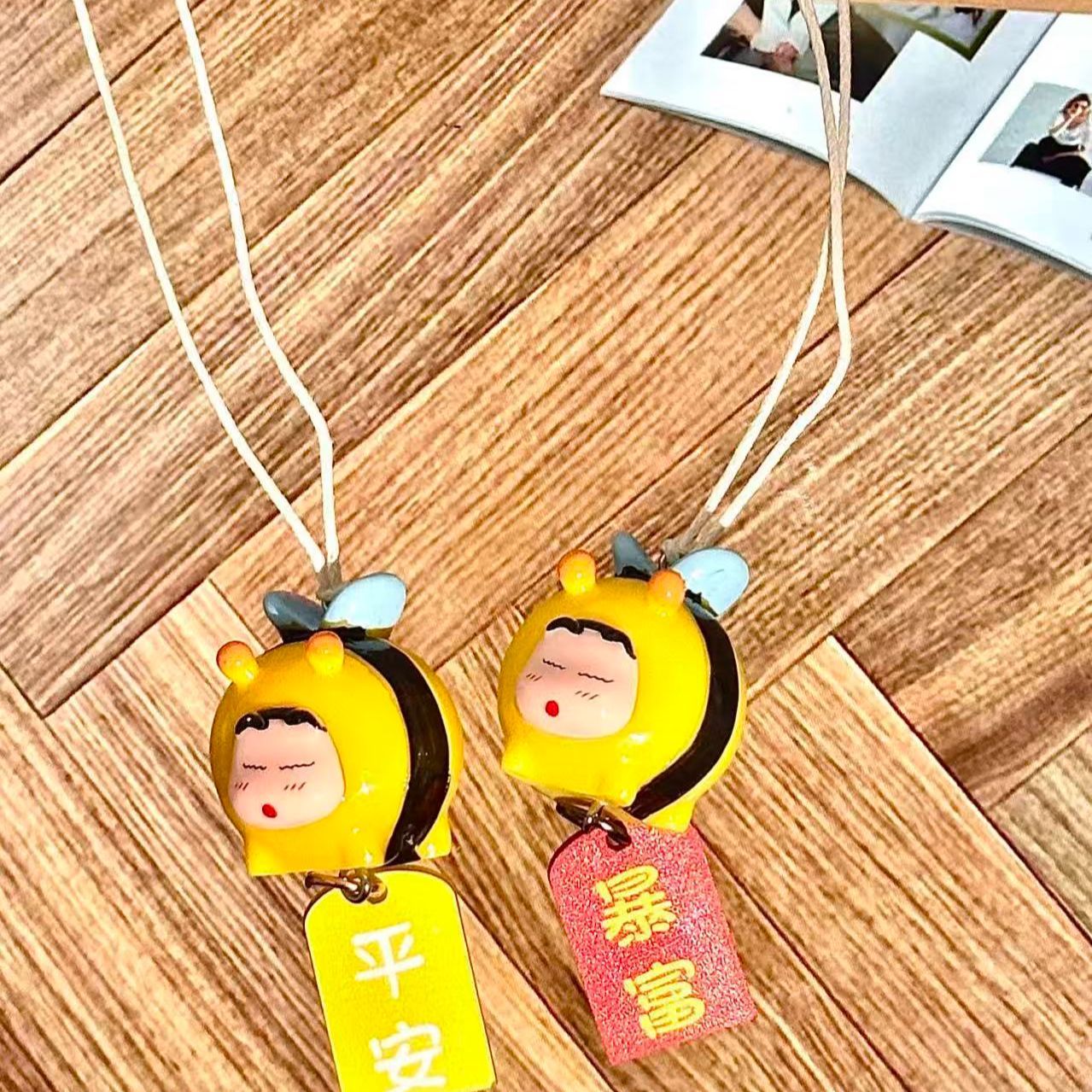 Фигурка Шин-чана в образе пчел – обзор и цена Home Decor Interior